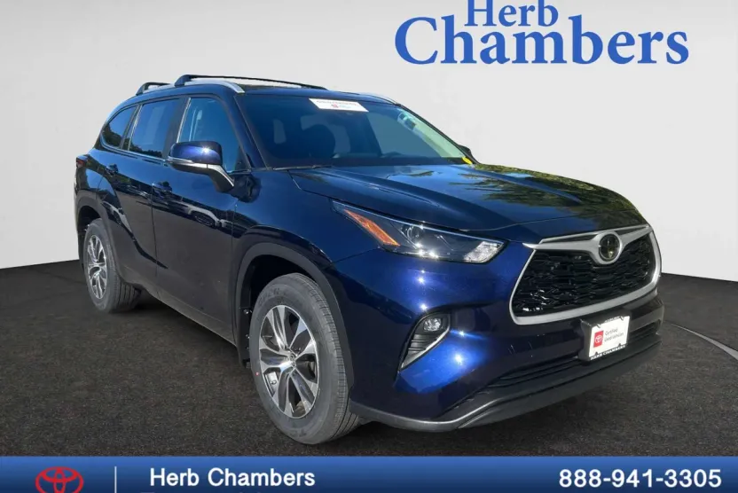 2023 Toyota Highlander XLE photo 1