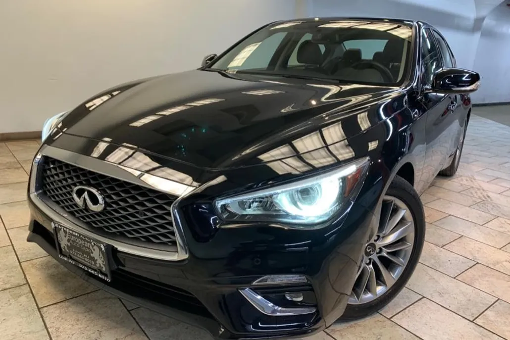 2022 Infiniti Q50 LUXE AWD photo 1