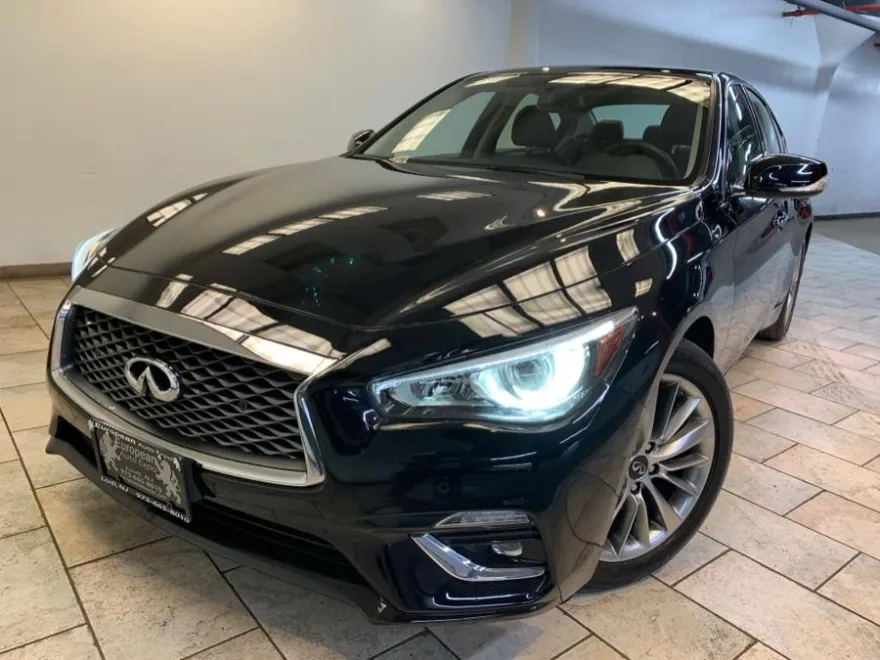 2022 Infiniti Q50 LUXE AWD photo 1