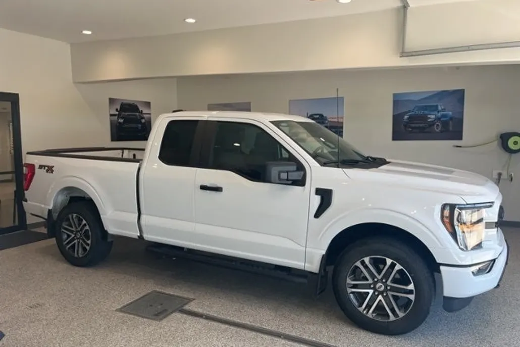 2023 Ford F-150 XL photo 1