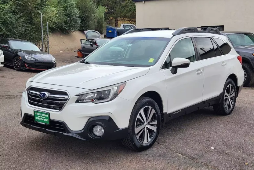 2019 Subaru Outback 2.5i Limited photo 1