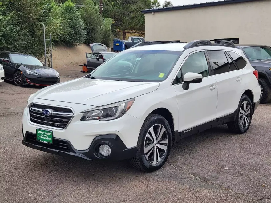 2019 Subaru Outback 2.5i Limited photo 1
