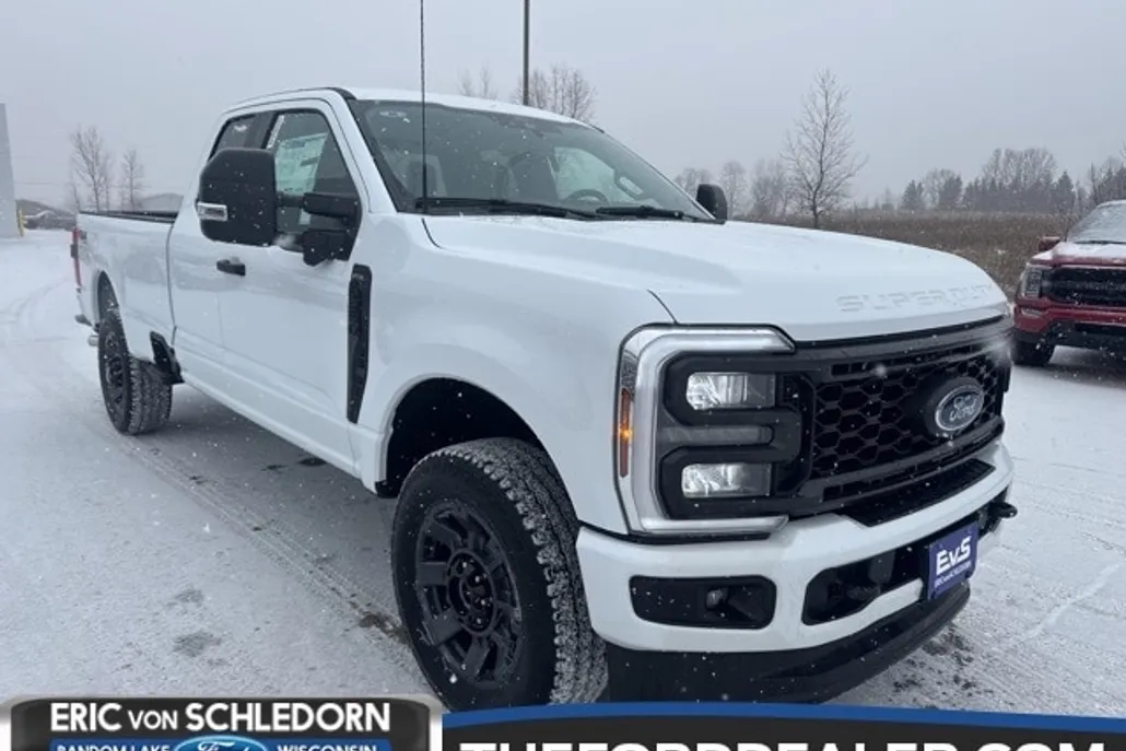 2025 Ford F-250 photo 1