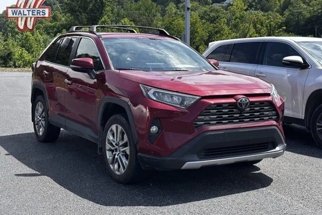 2020 Toyota RAV4 Limited photo 1