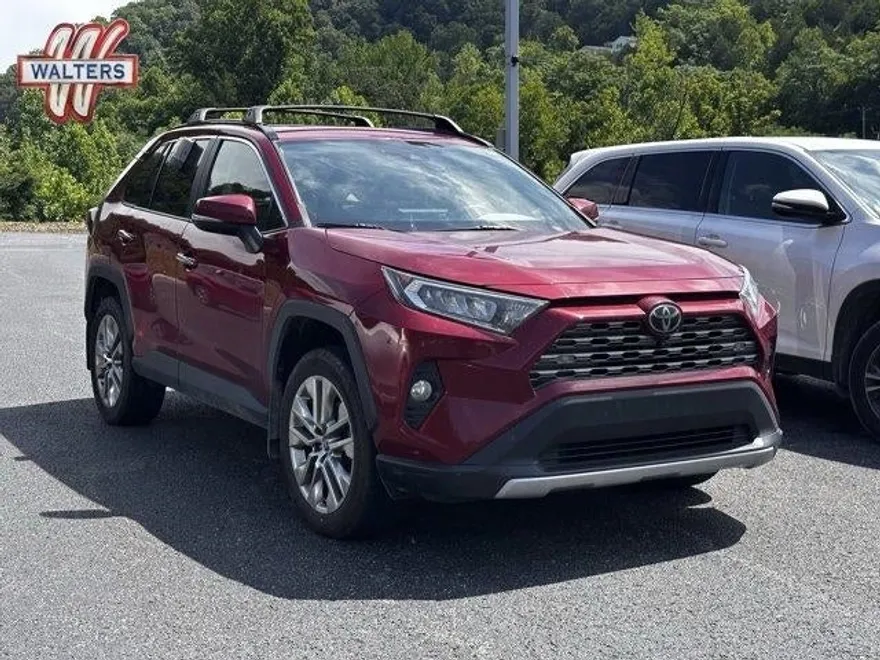 2020 Toyota RAV4 Limited photo 1
