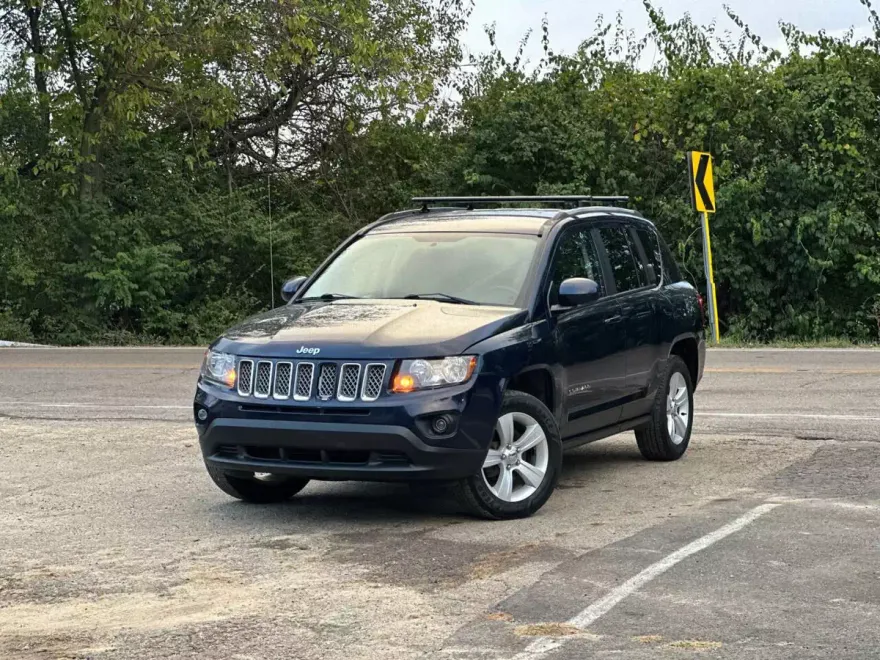2017 Jeep Compass Latitude photo 1