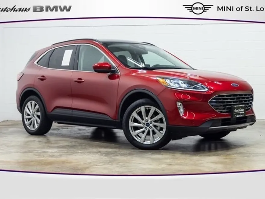 2022 Ford Escape Titanium photo 1
