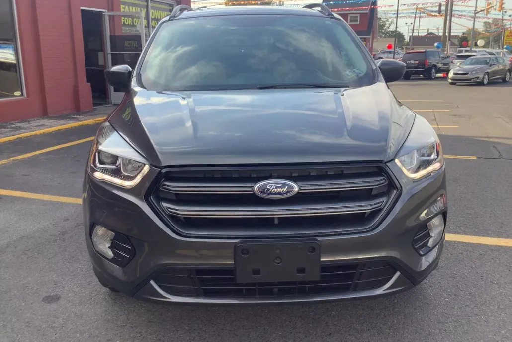 2019 Ford Escape SEL photo 1