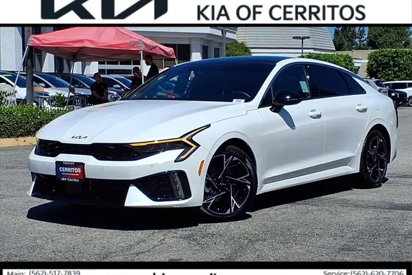 2025 Kia K5 GT-Line photo 1