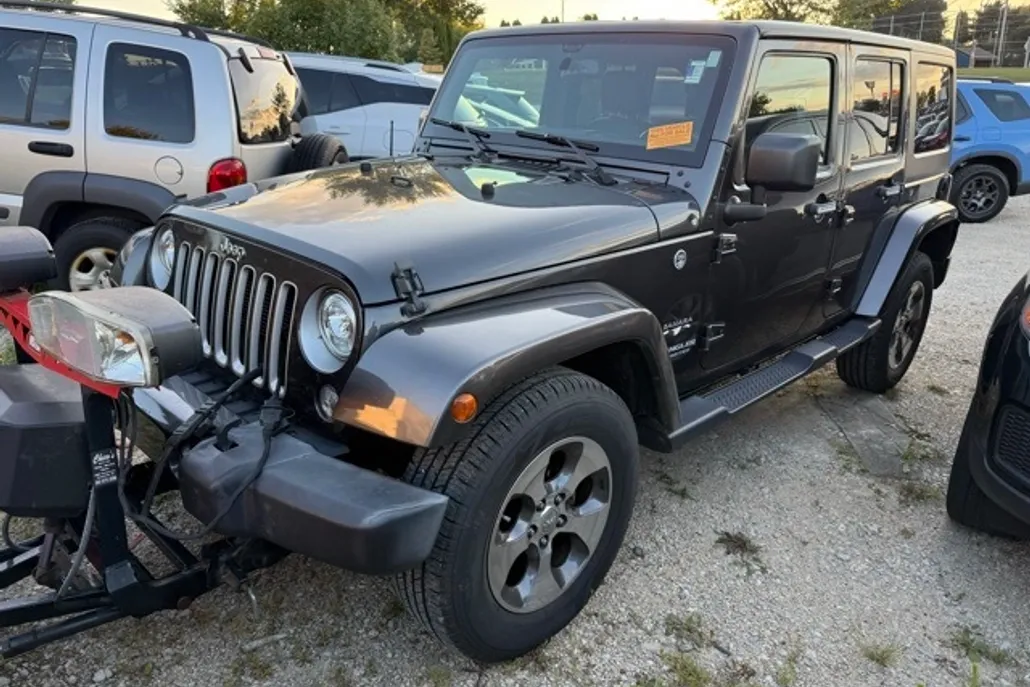 2017 Jeep Wrangler Unlimited Sahara photo 1