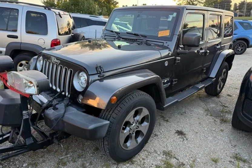 2017 Jeep Wrangler Unlimited Sahara photo 1