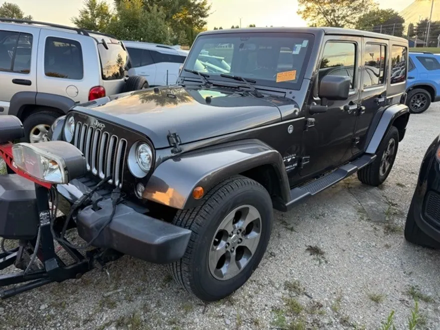 2017 Jeep Wrangler Unlimited Sahara photo 1