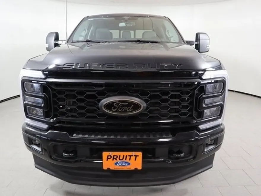 2025 Ford F-350 XLT photo 1