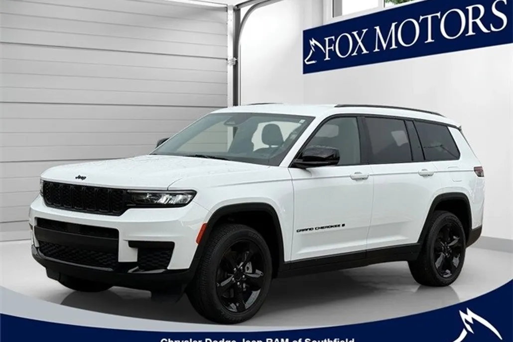 2023 Jeep Grand Cherokee Altitude photo 1