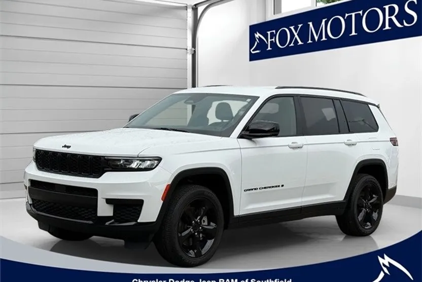2023 Jeep Grand Cherokee Altitude photo 1