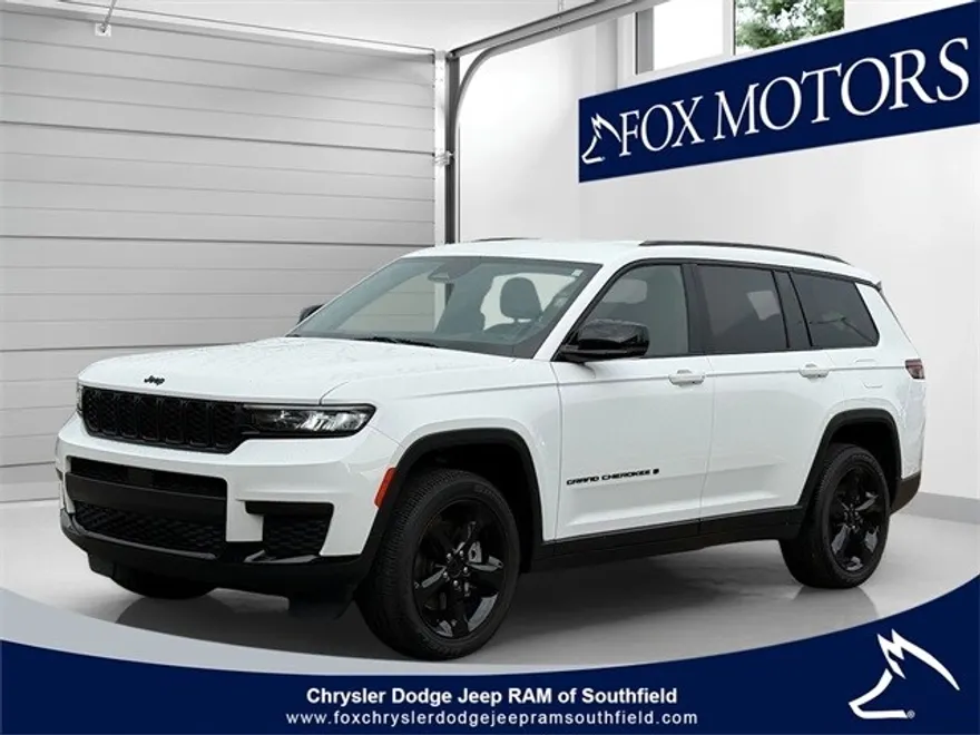 2023 Jeep Grand Cherokee Altitude photo 1