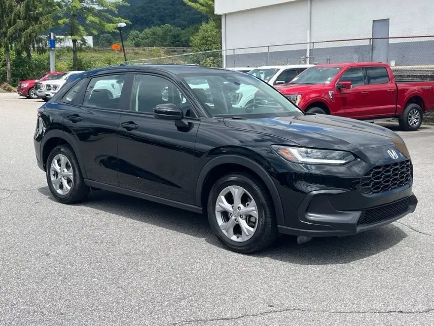 2025 Honda HR-V LX photo 1