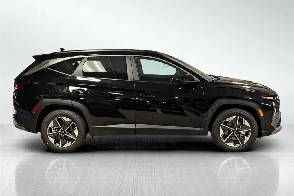 2026 Hyundai Tucson SEL photo 1