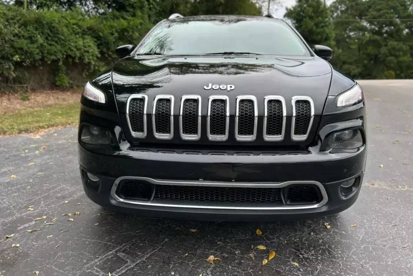 2017 Jeep Cherokee Limited Sport photo 1