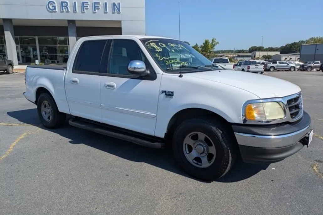 2002 Ford F-150 XLT photo 1