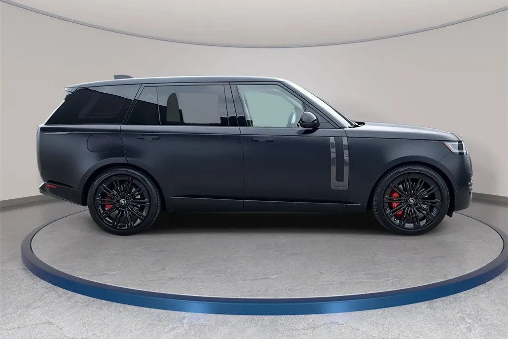 2023 Land Rover Range Rover Autobiography photo 1