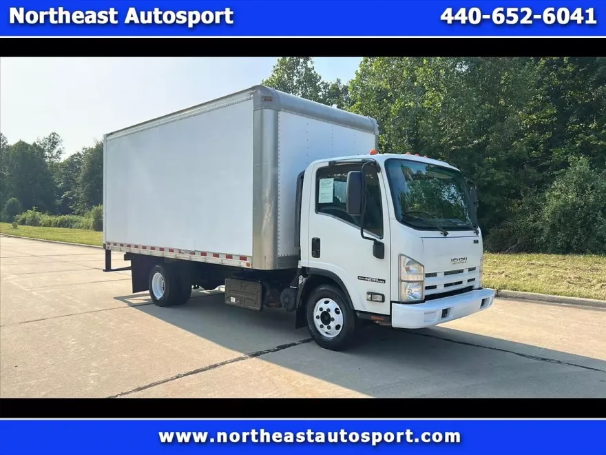 2013 Isuzu NPR photo 1