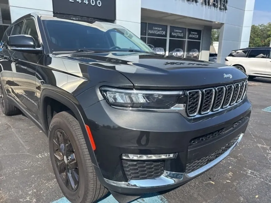 2023 Jeep Grand Cherokee Limited photo 1