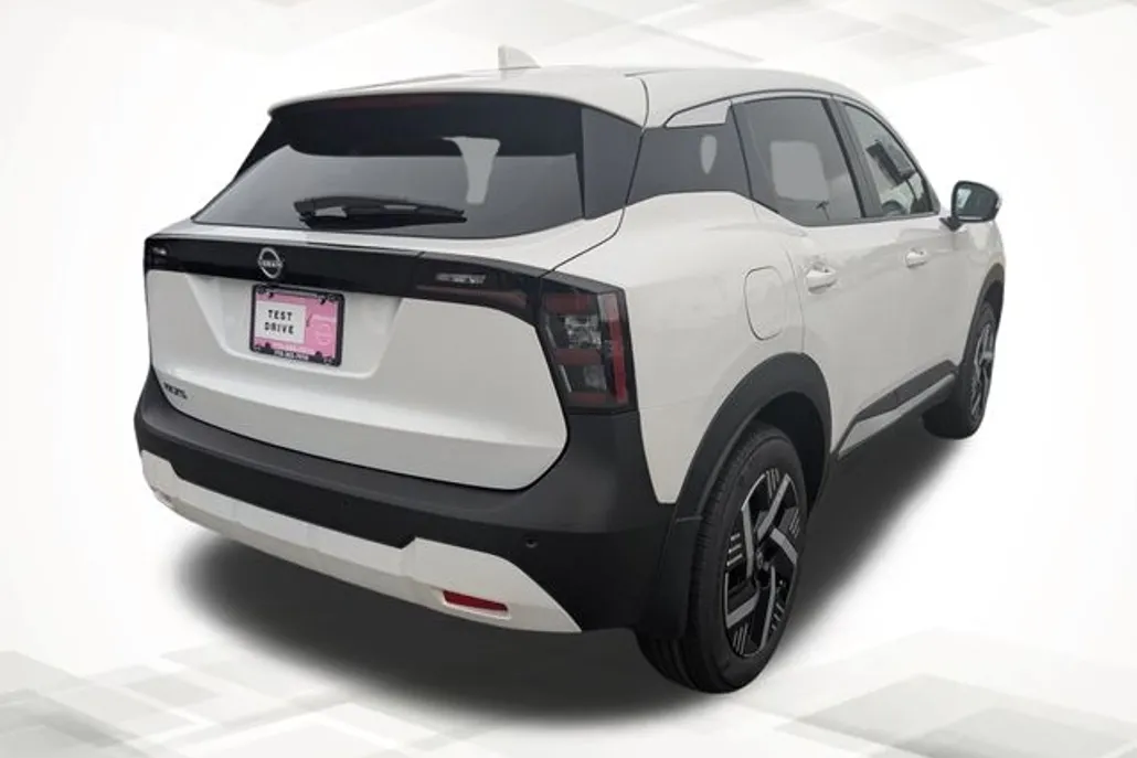 2025 Nissan Kicks SV photo 1