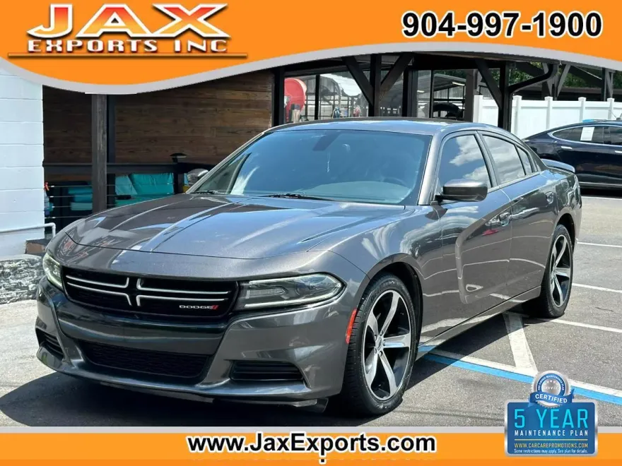2017 Dodge Charger SE photo 1