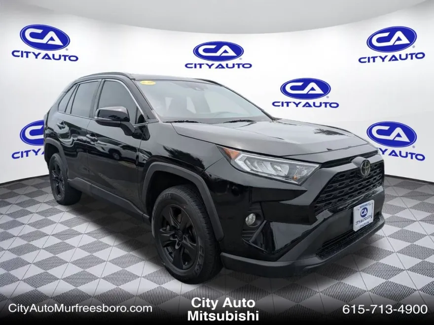 2020 Toyota RAV4 XLE photo 1
