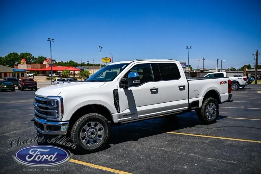 2025 Ford F-250 photo 1