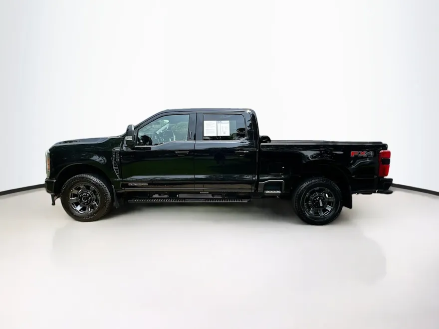 2023 Ford F-250 Lariat photo 1