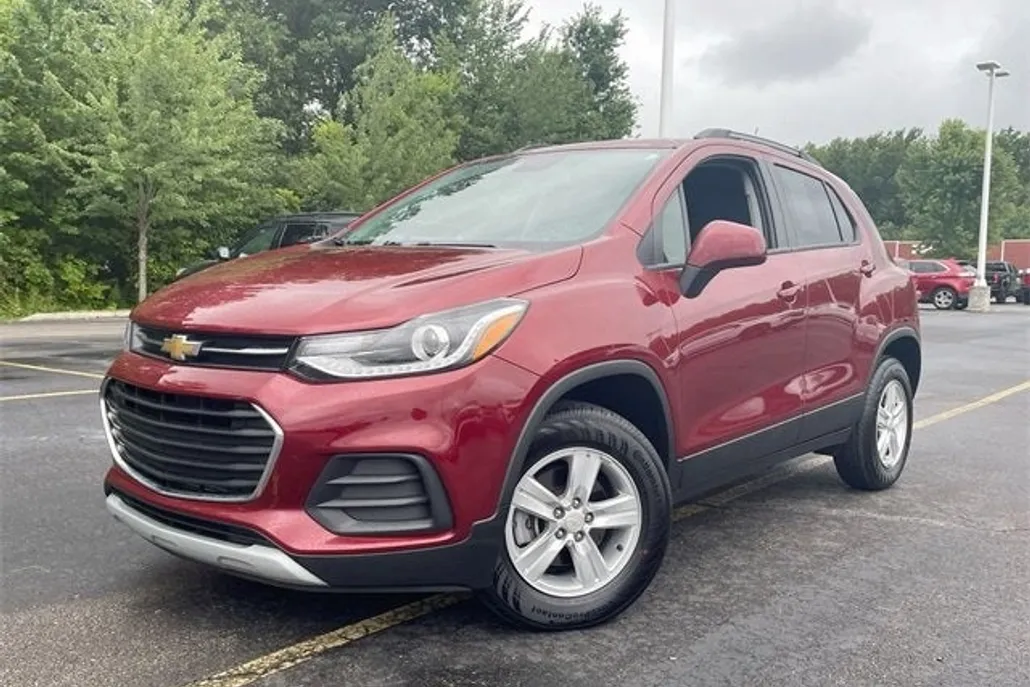 2022 Chevrolet Trax LT photo 1
