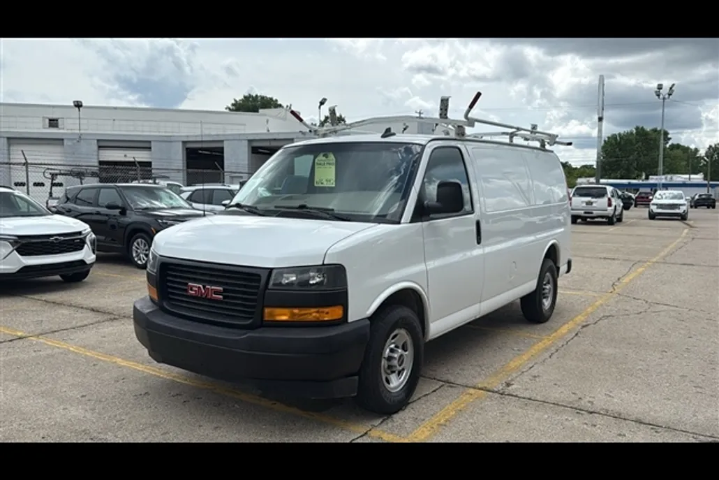 2021 Gmc Savana Cargo 2500 photo 1