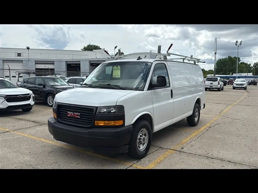 2021 Gmc Savana Cargo 2500 photo 1