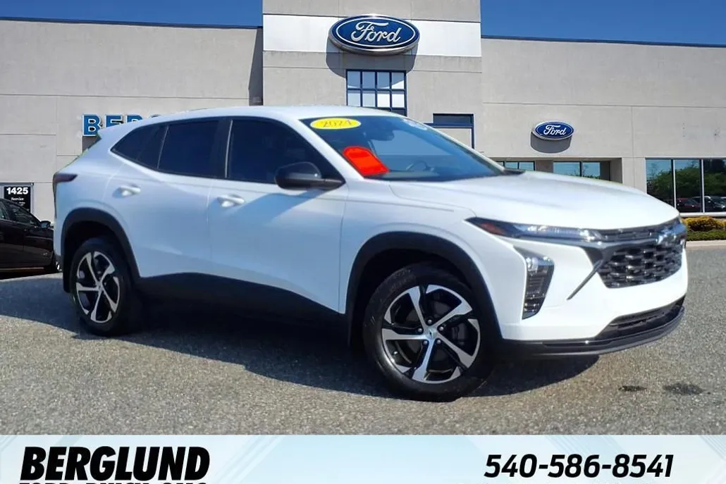 2024 Chevrolet Trax photo 1