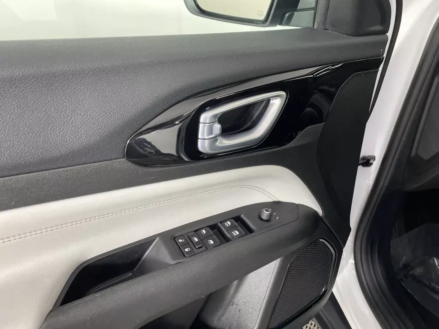 2024 Jeep Compass Limited photo 1