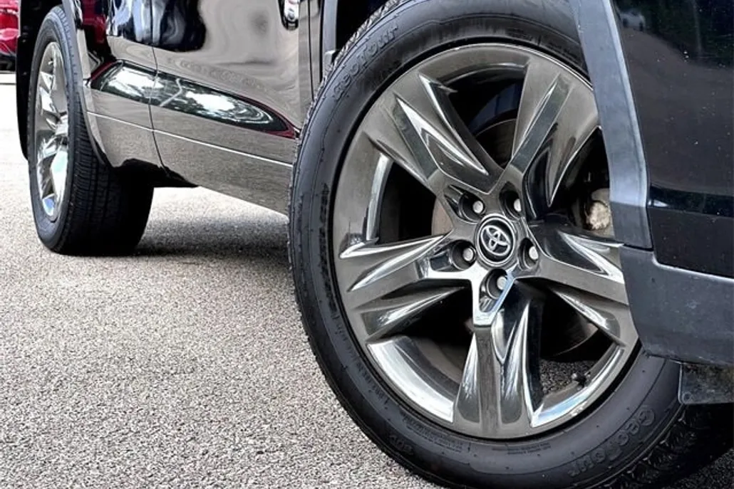2018 Toyota Highlander Limited photo 1