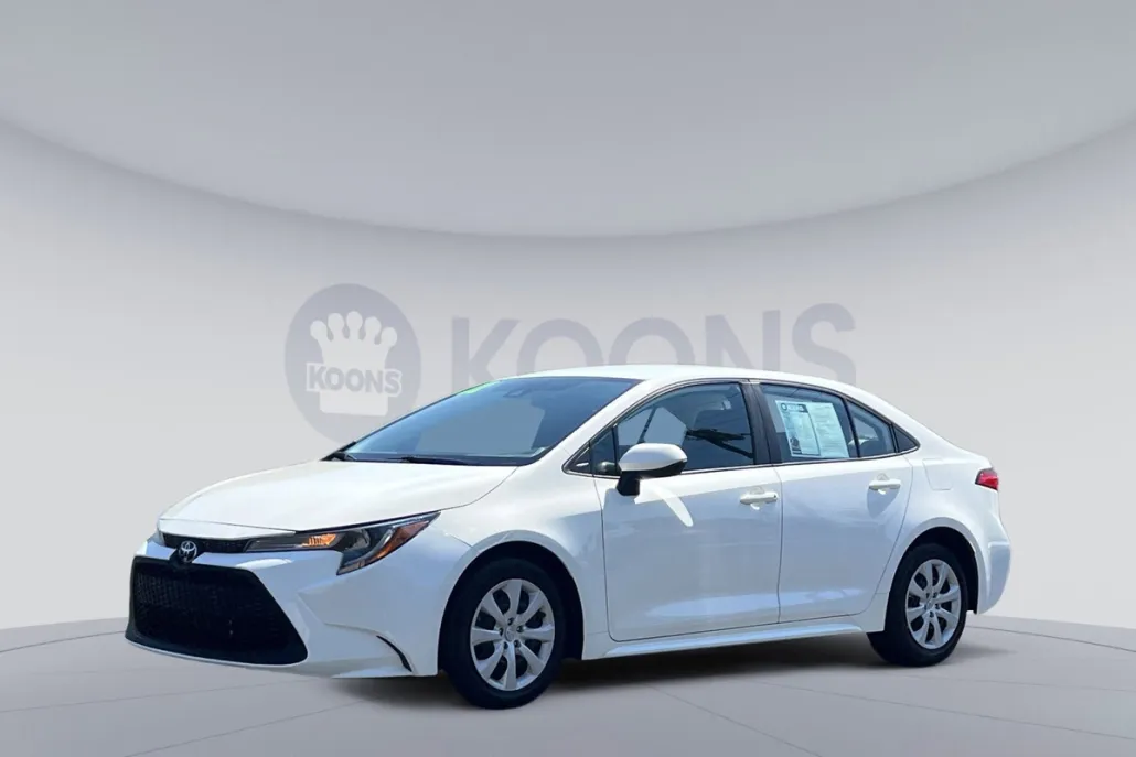 2022 Toyota Corolla LE photo 1
