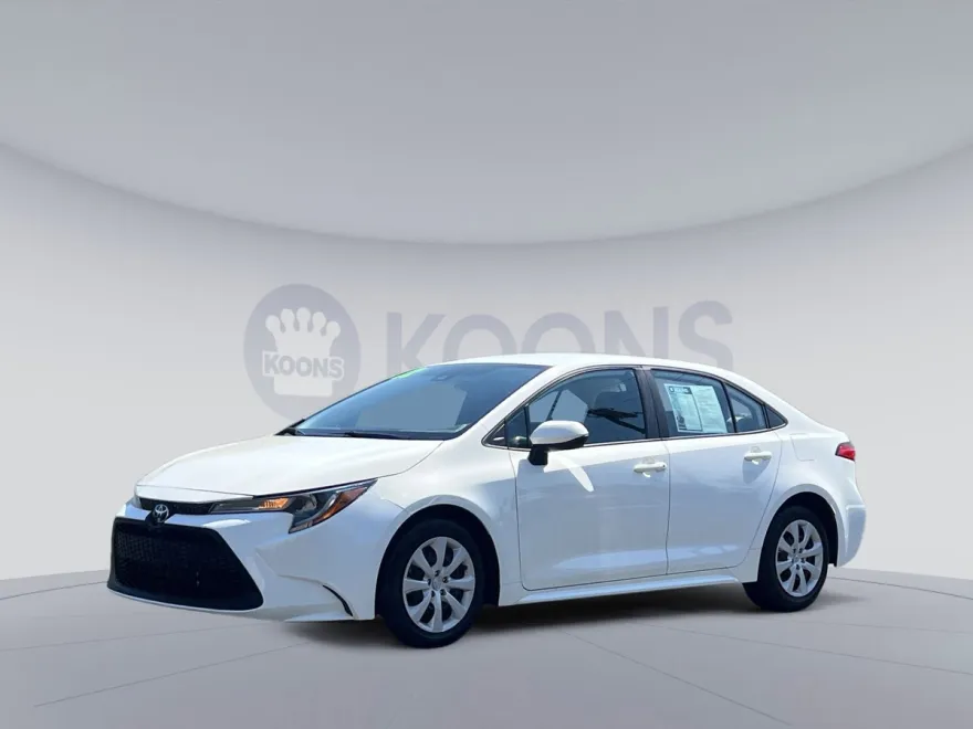2022 Toyota Corolla LE photo 1