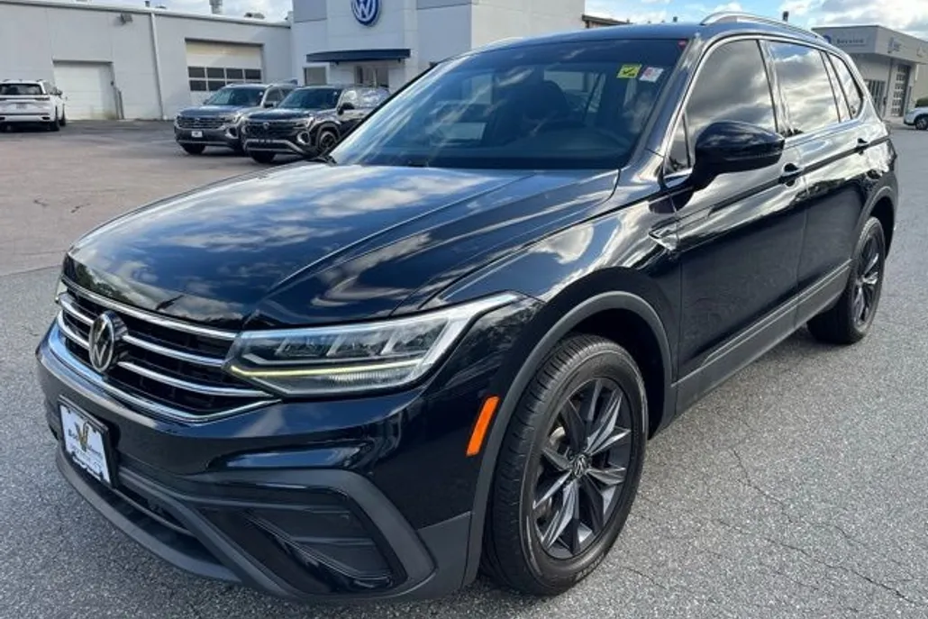 2022 Volkswagen Tiguan SE photo 1