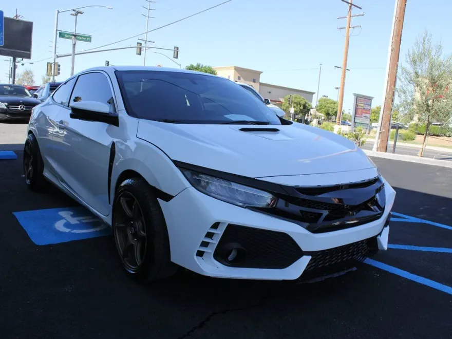 2017 Honda Civic Si photo 1
