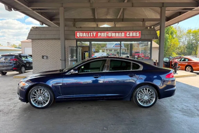 2015 Jaguar XF 2.0T Premium photo 1