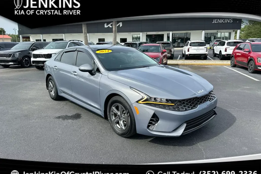 2024 Kia K5 LXS photo 1
