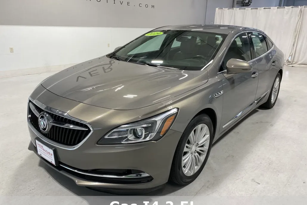 2019 Buick LaCrosse Preferred photo 1