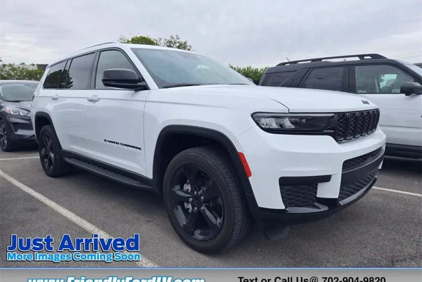 2023 Jeep Grand Cherokee Altitude photo 1