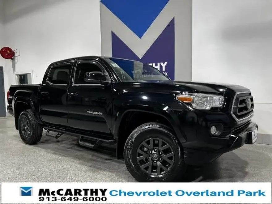 2022 Toyota Tacoma 4x4 SR photo 1