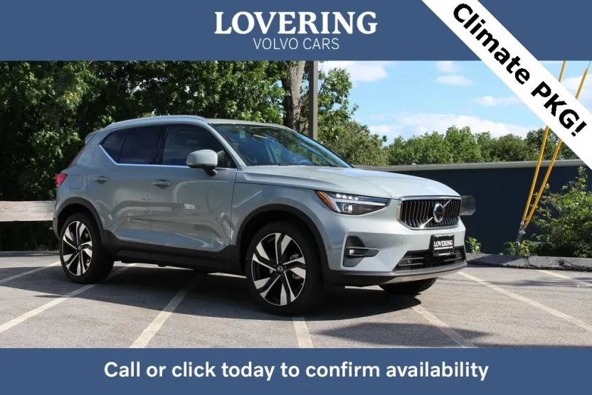 2025 Volvo XC40 photo 1