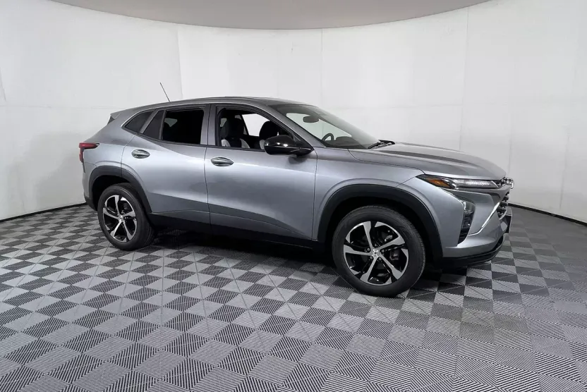 2025 Chevrolet Trax photo 1