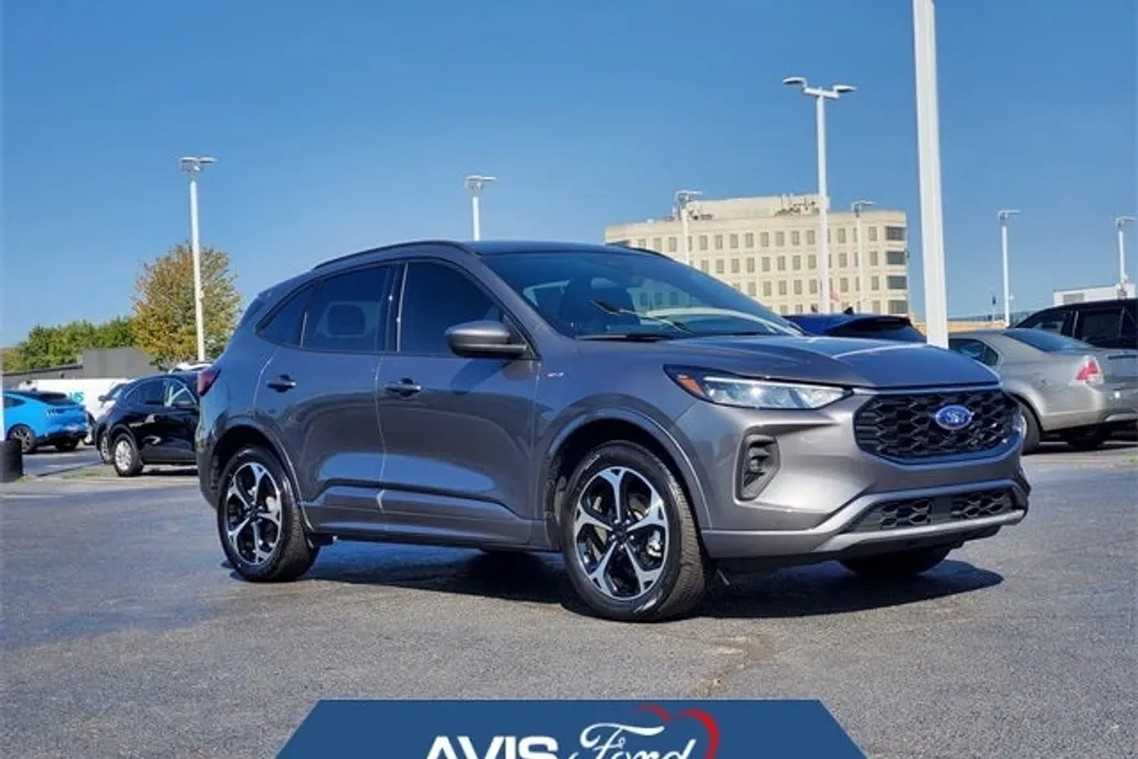 2024 Ford Escape ST-Line Select photo 1